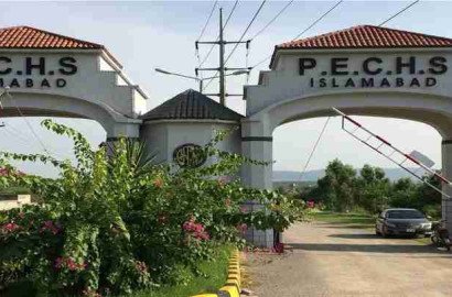 PECHS -M-Block Ideal Location Heighted Plot 30*60